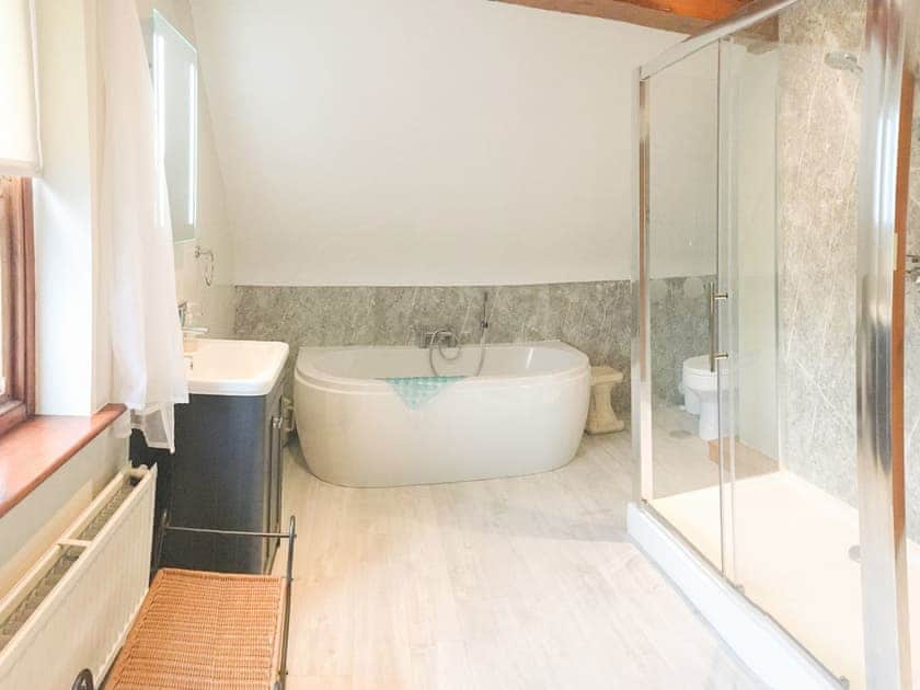 Bathroom | Ty Newydd, Beddgelert, near Caernarfon