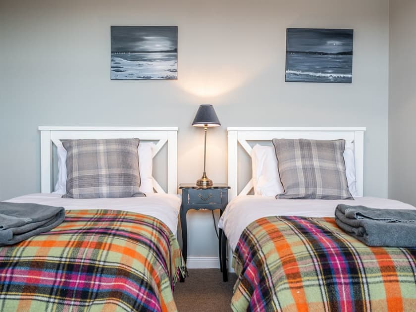 Twin bedroom | Kildonan, Dundonnell