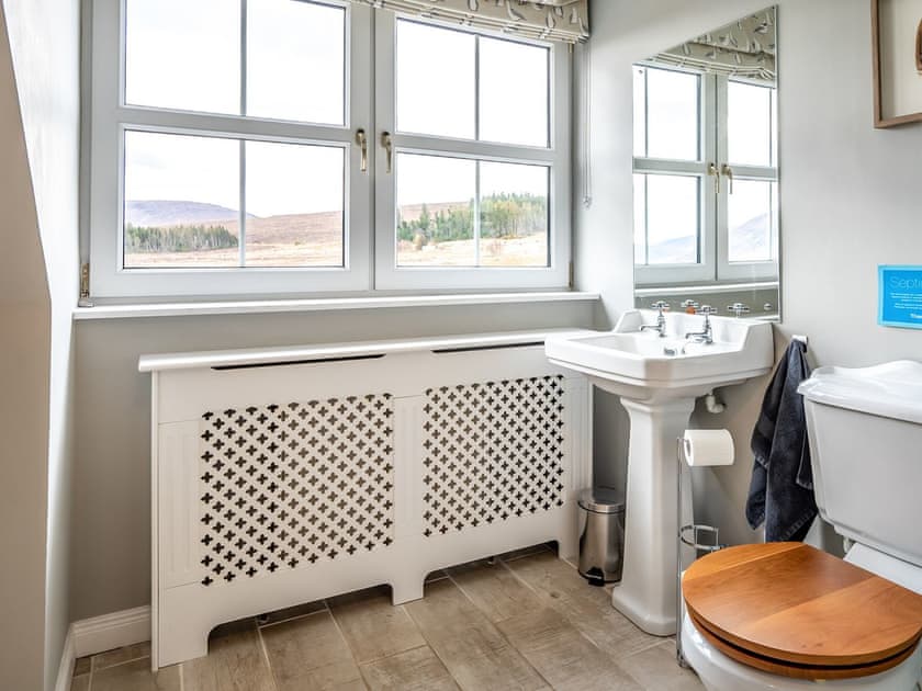 Bathroom | Kildonan, Dundonnell