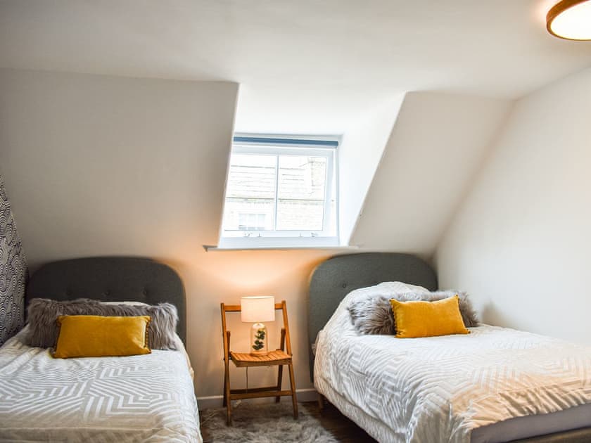 Twin bedroom | The Photographer’s House, Southwold