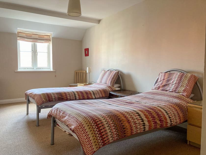Twin bedroom | River Side, Whitby