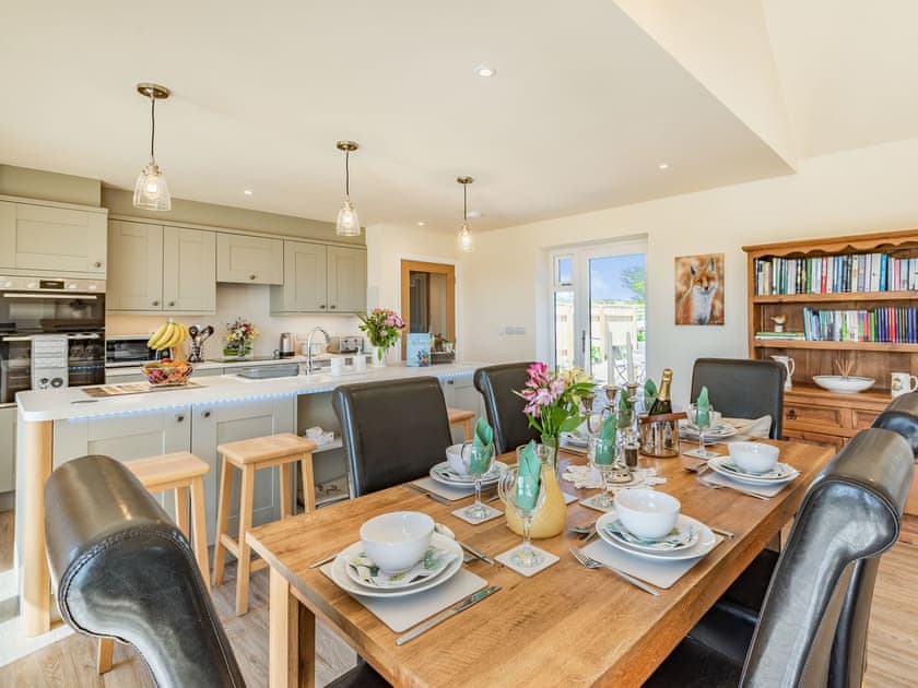 Dining Area | Lizzie’s Cottage, Fordington