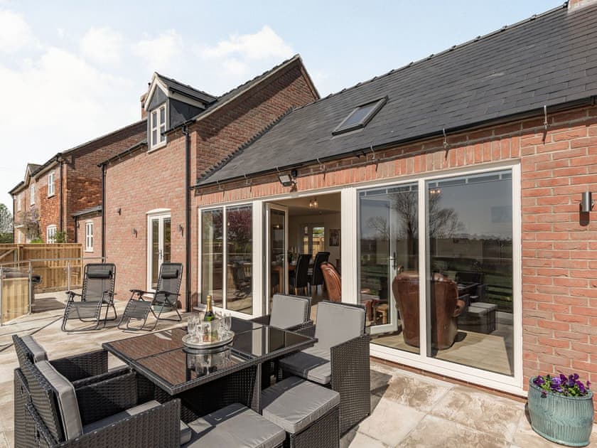 Patio | Lizzie’s Cottage, Fordington