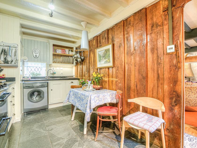 Hen Dy - Llyn Peninsula Holiday Cottages, Garndolbenmaen, near Porthmadog