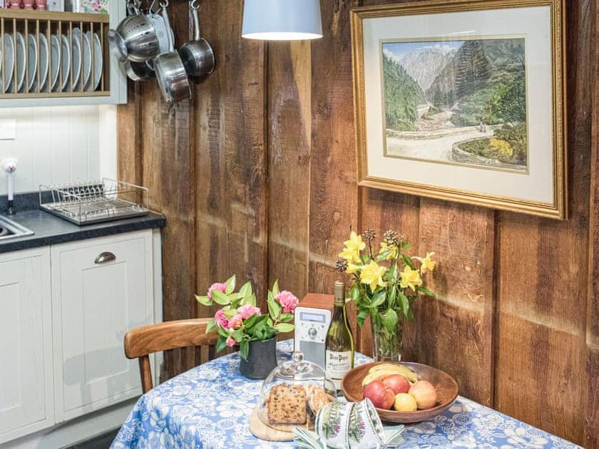 Hen Dy - Llyn Peninsula Holiday Cottages, Garndolbenmaen, near Porthmadog