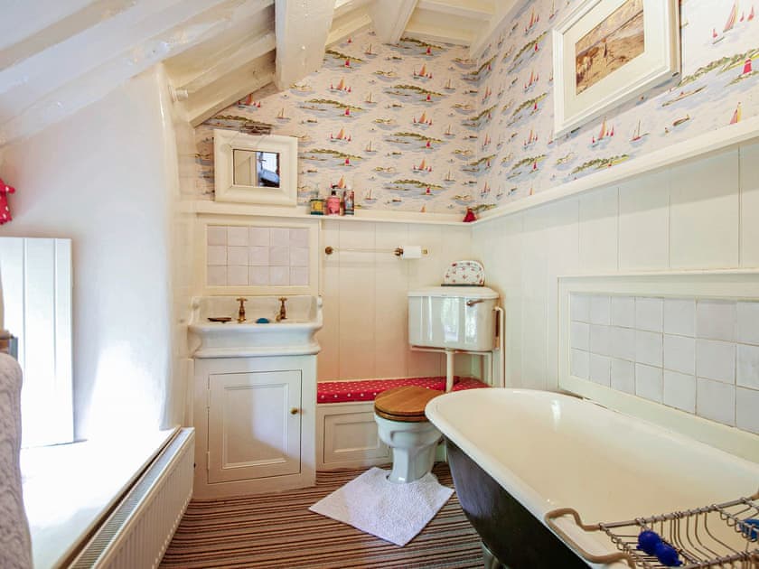 Hen Dy - Llyn Peninsula Holiday Cottages, Garndolbenmaen, near Porthmadog