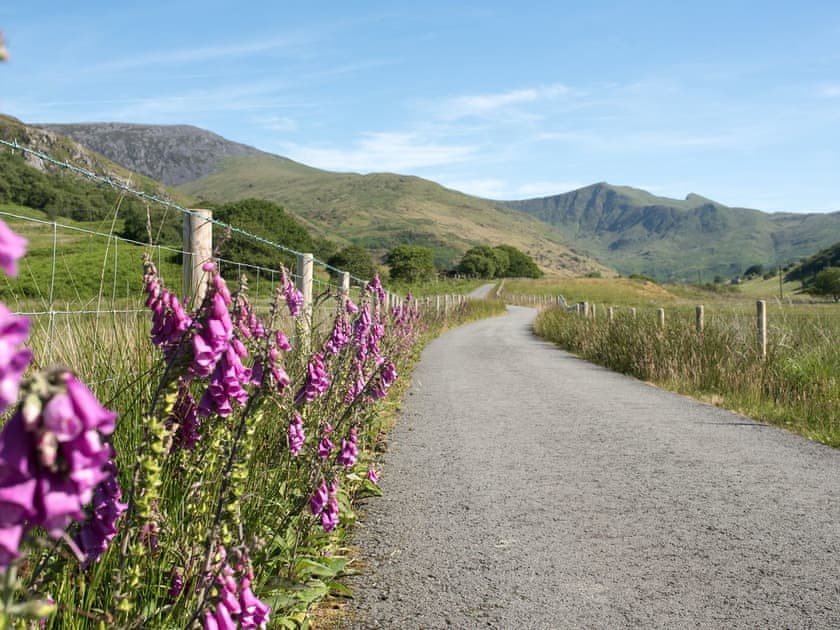 Hen Dy - Llyn Peninsula Holiday Cottages, Garndolbenmaen, near Porthmadog