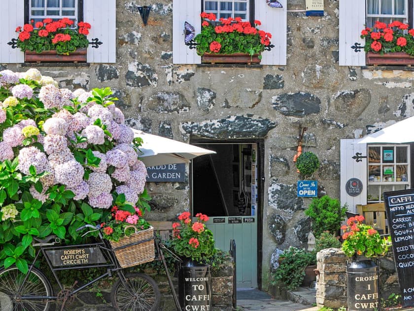Hen Dy - Llyn Peninsula Holiday Cottages, Garndolbenmaen, near Porthmadog