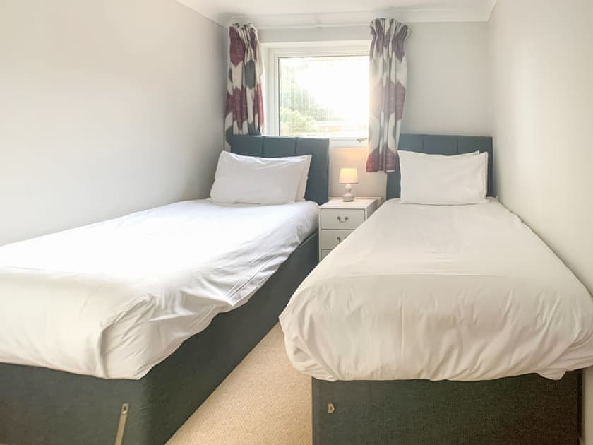 Twin bedroom | Sandbanks8, Sandbanks
