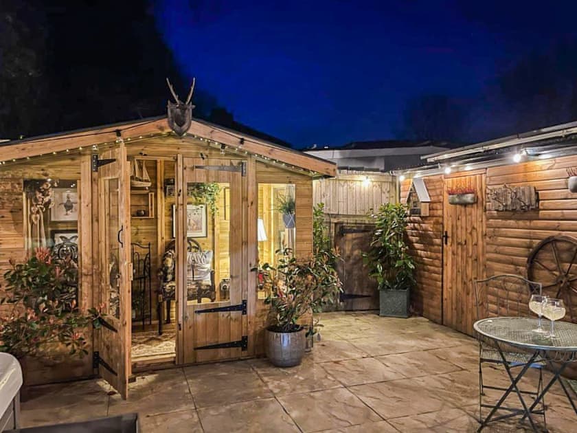 Summerhouse | Howburn Log Cabin, Melkridge