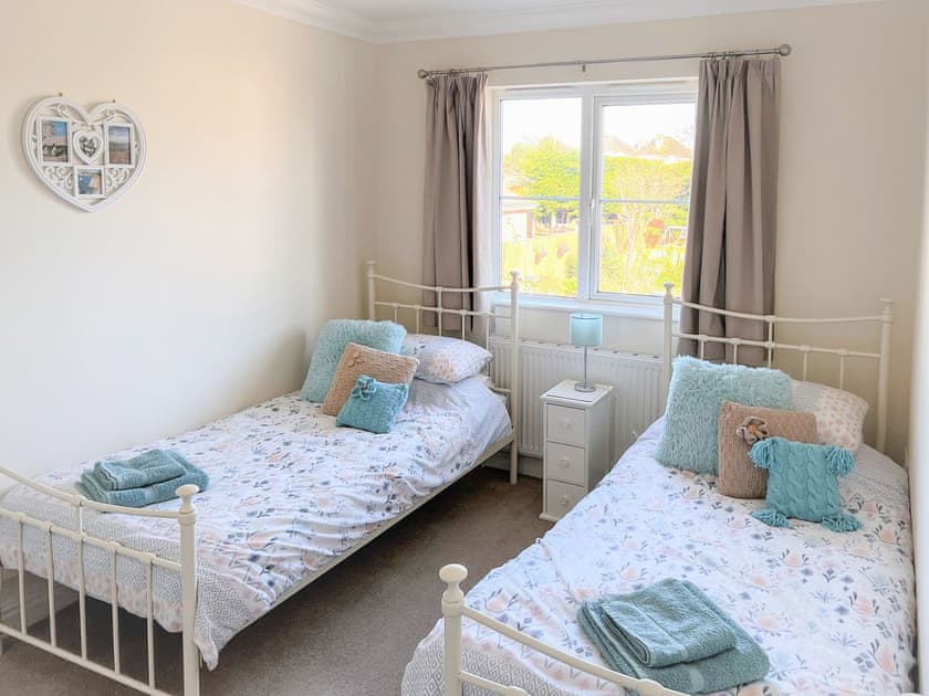 Twin bedroom | Brunswick Terrace, Sandown
