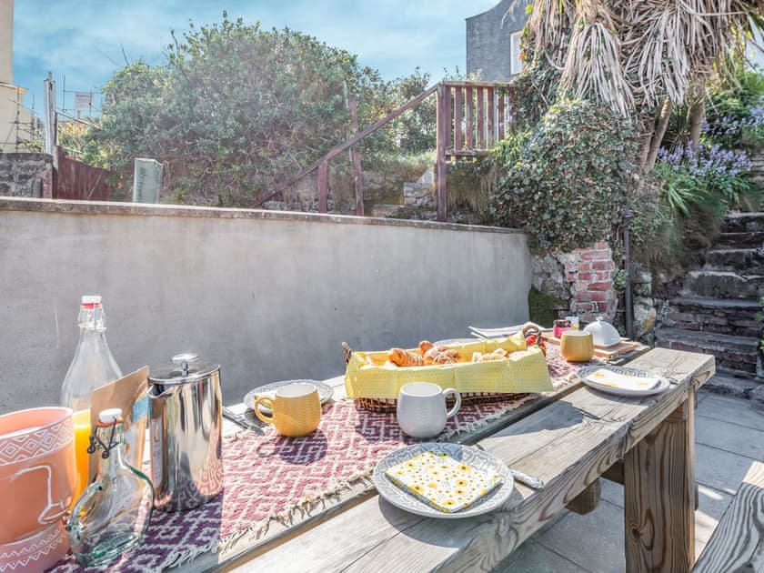 Outdoor area | Ocean Waves, Tenby