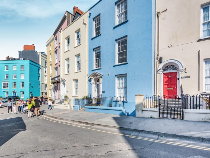 Exterior | Ocean Waves, Tenby