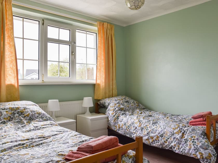 Twin bedroom | Brookside, Treoes