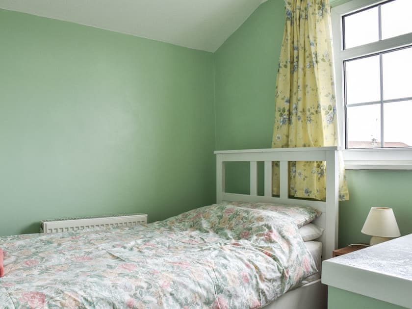 Single bedroom | Brookside, Treoes