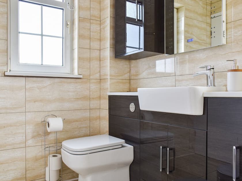 Shower room | Brookside, Treoes