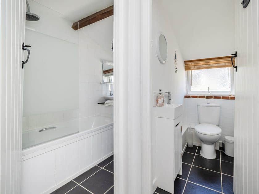 Bathroom | Primrose Cottage, Gresham 