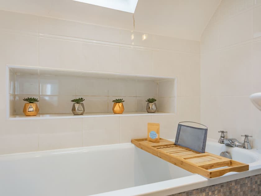 Bathroom | The Anchor, Sutton, Nr Ely