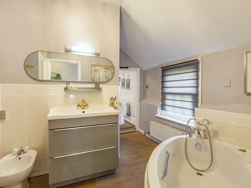 Bathroom | The Anchor, Sutton, Nr Ely