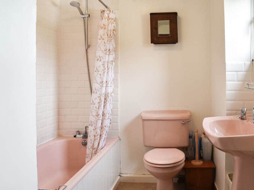 Bathroom | Stable Cottage - Yew Tree Cottage & Stable Cottage, Windermere