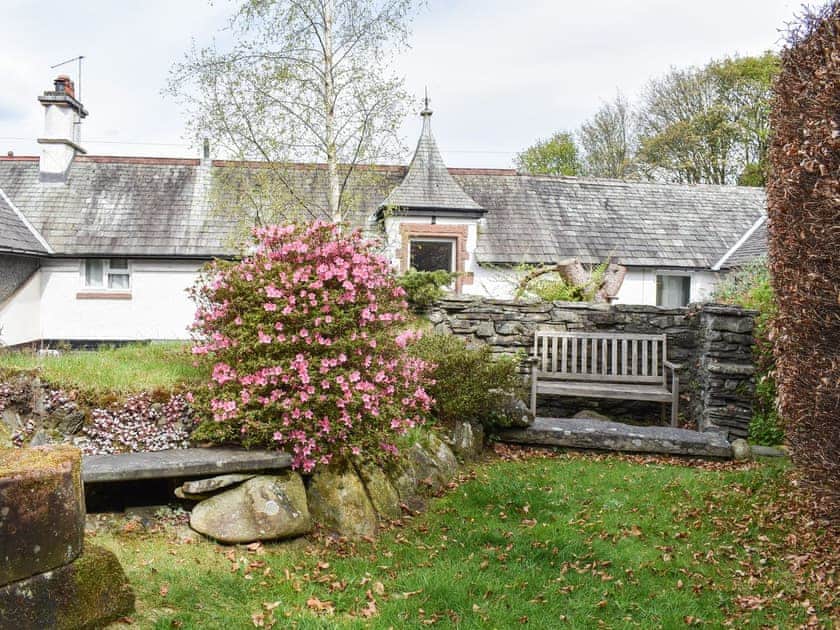 Sitting-out-area | Stable Cottage - Yew Tree Cottage & Stable Cottage, Windermere