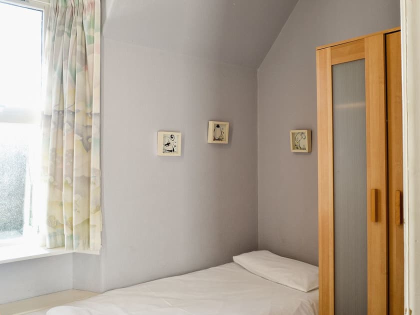 Single bedroom | Treetops, Newtonmore