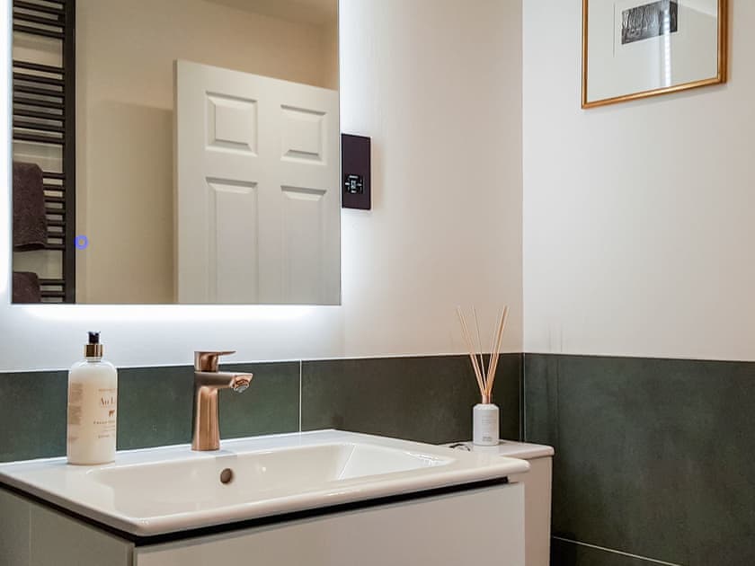 Bathroom | Weavers Cottage, Aberfeldy