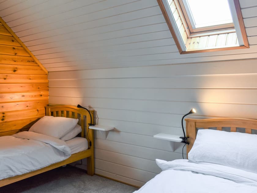 Twin bedroom | Gower Cabin, Menai Bridge