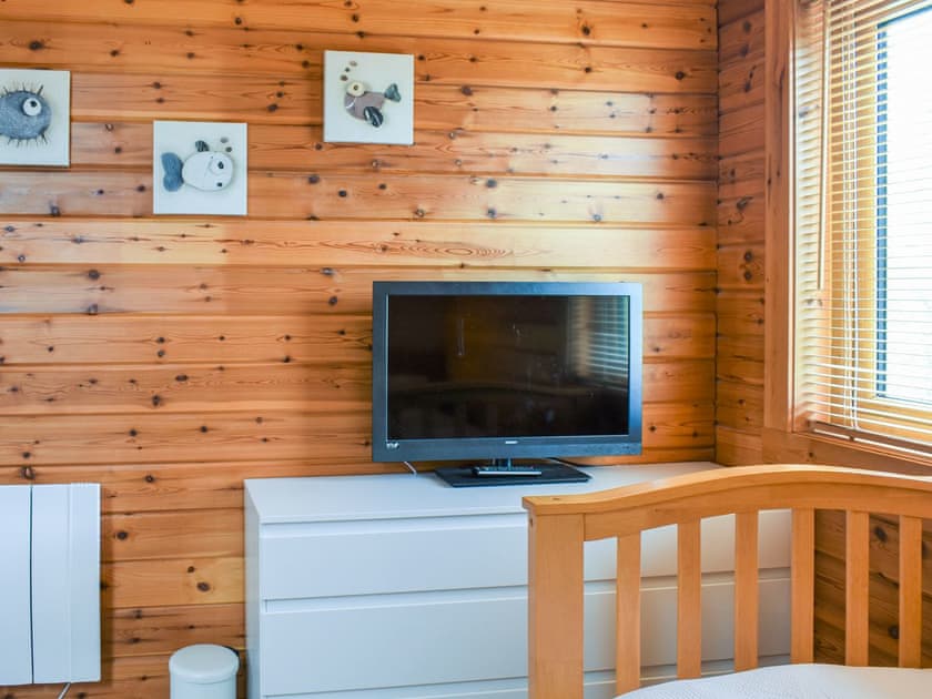 Twin bedroom | Gower Cabin, Menai Bridge