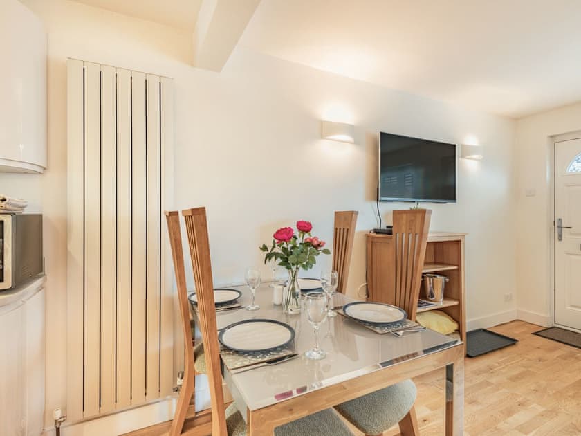 Dining Area | Tea Pot Cottage, Ringwood