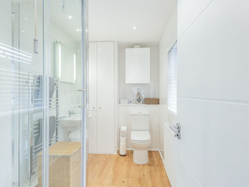 Shower room | Tea Pot Cottage, Ringwood