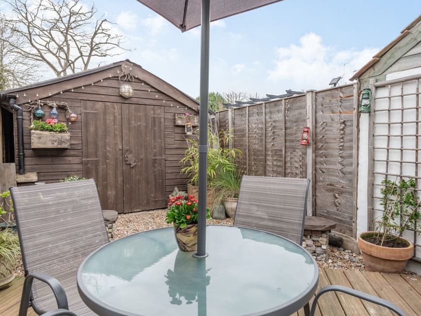 Outdoor area | Tea Pot Cottage, Ringwood