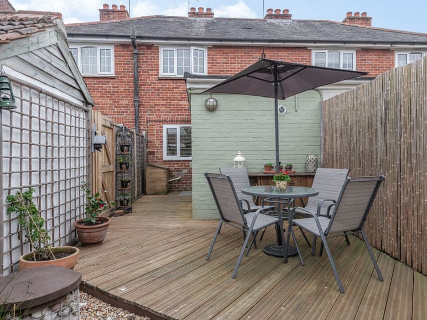 Outdoor area | Tea Pot Cottage, Ringwood