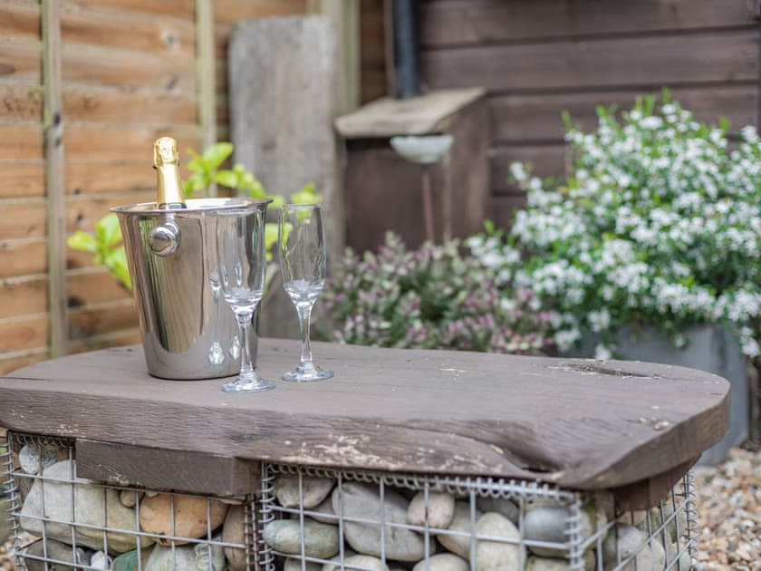 Outdoor area | Tea Pot Cottage, Ringwood