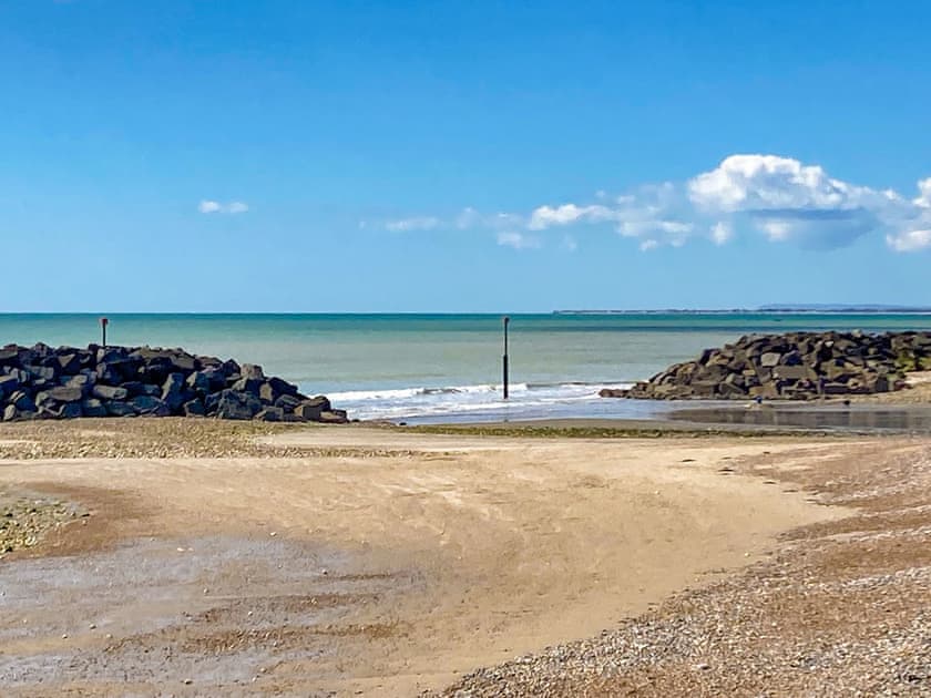 Elmer and the rock islands | Dolphina, Middleton-on-Sea 