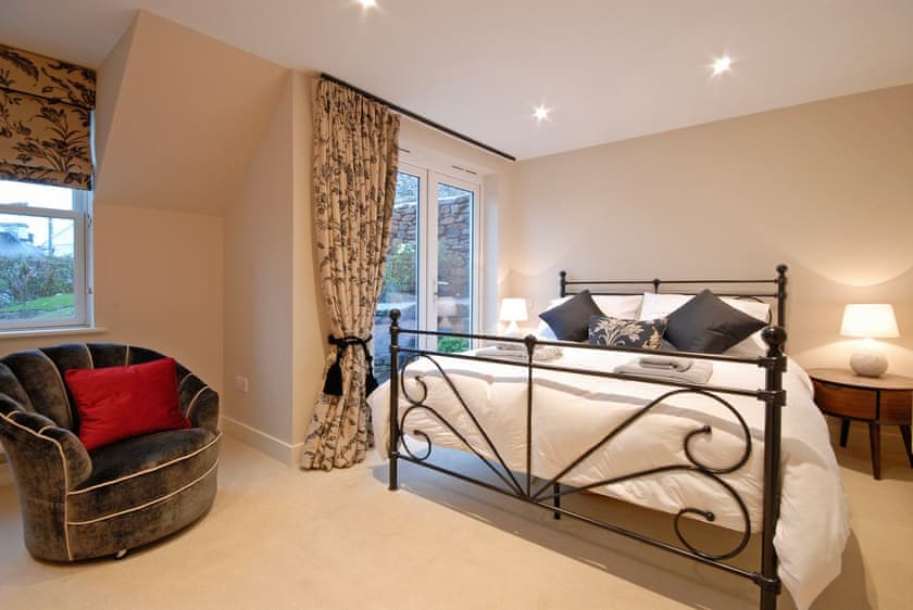 Oswald House, Little Haven