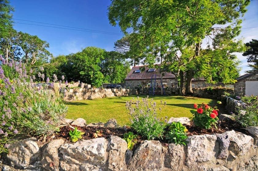 Plas Marian Holiday Cottages - Llofft Storws