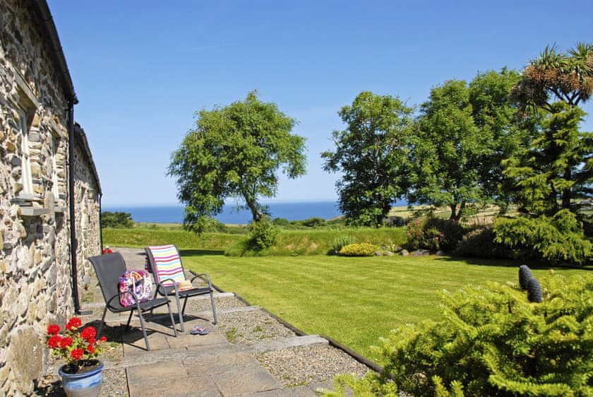 ParkYWest Cottages Hafan Bach (ref QC1456) in Llanhian, near Porthgain