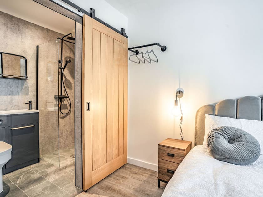 En-suite | Cefn Gelli, Gelli, near Narberth