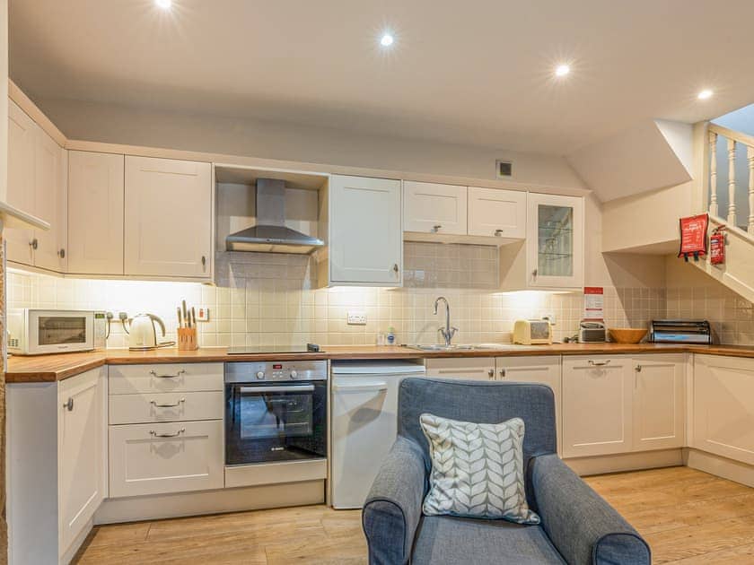 Kitchen area | Folly Cottage - Correction House Lane Cottages, Alnwick