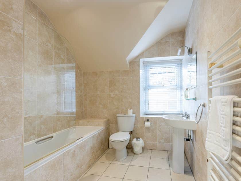 Bathroom | Folly Cottage - Correction House Lane Cottages, Alnwick