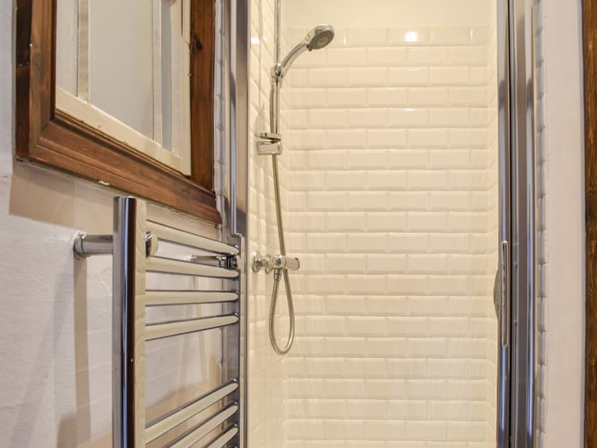 Shower room | Yew Tree Cottage - Yew Tree Cottage & Stable Cottage, Windermere