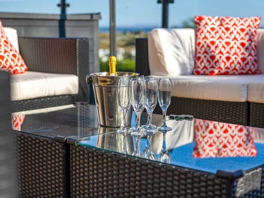 Setting | Edith Villa, Pendine, near Carmarthen