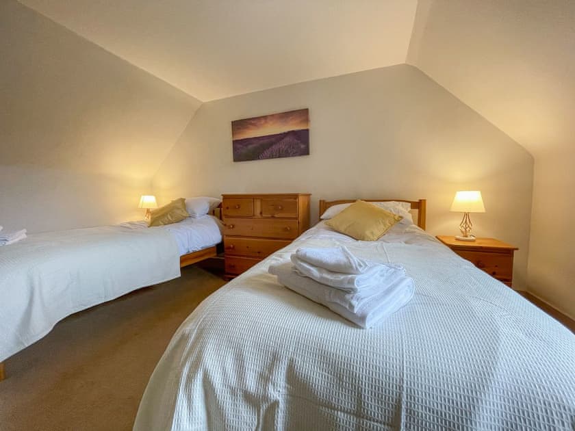 Twin bedroom | Milton Cottage, Rosehall, near Lairg