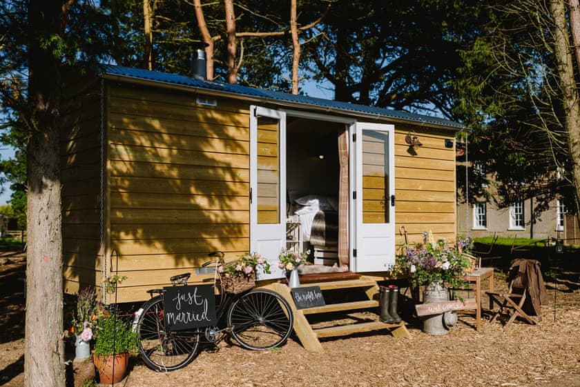 Norfolk Horn Hut - Goodwick Hall Retreats, Tittleshall, King’s Lynn