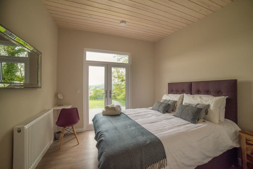 Barn Owl Lodge - Bechan Retreats, Newtown