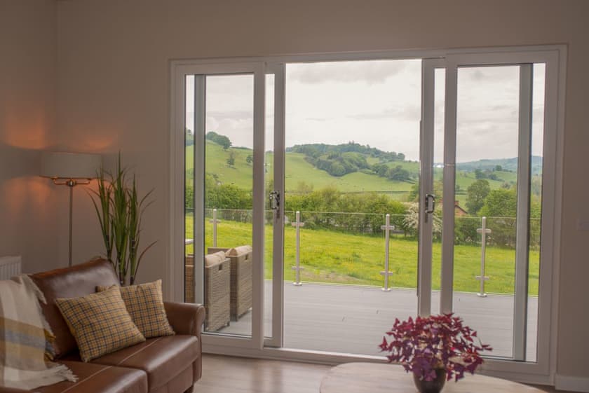 Barn Owl Lodge - Bechan Retreats, Newtown