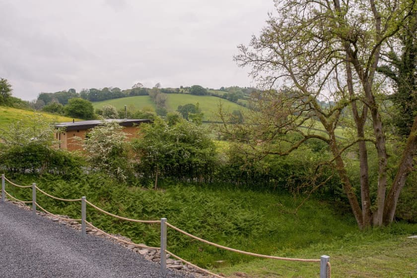 Barn Owl Lodge - Bechan Retreats, Newtown