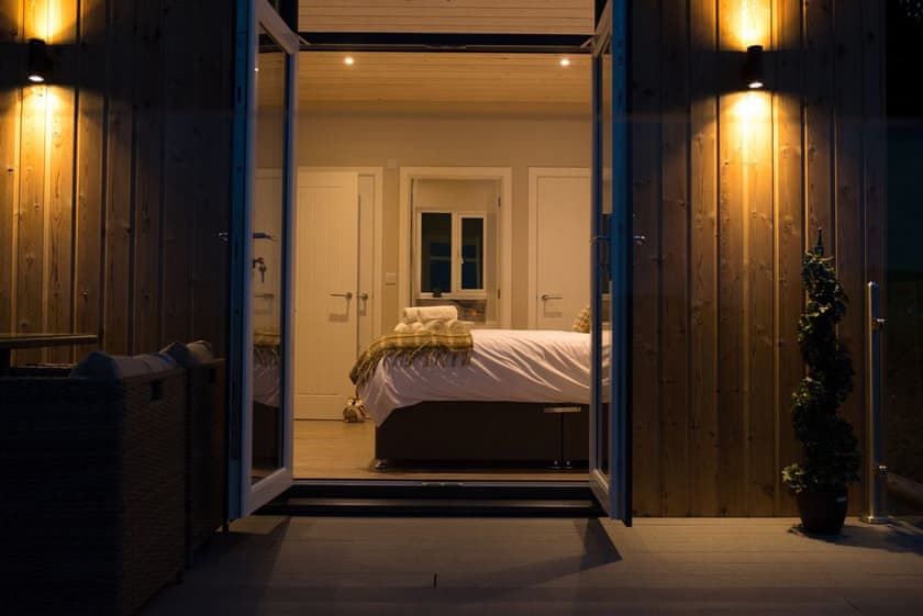 Barn Owl Lodge - Bechan Retreats, Newtown