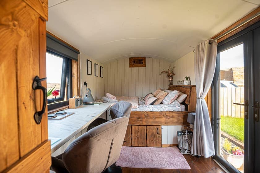 Cefnbrith Carriage - Cwmllwyd Getaways, Newtown